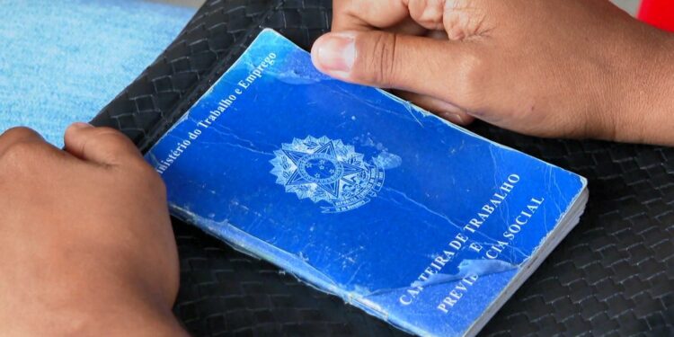 Amapá cria 898 empregos formais em abril e tem segunda maior alta proporcional do país