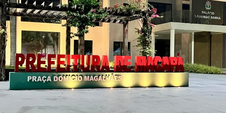 Operação da PF mira esquema de milícia digital ligado a ex-prefeito de Macapá e desvio milionário