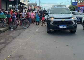 Homem é suspeito de matar jovem a facadas no AP; vítima se relacionava com esposa dele, diz polícia